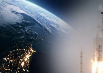 Остатоци од кинеската ракета се очекува да паднат на Земјата наредната недела, предупредуваат Американците