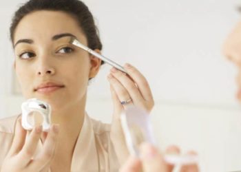 Жените со шминка на себе, изгледаат поумни