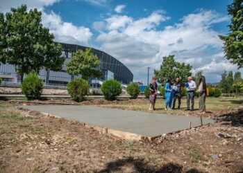 Во Градскиот парк во Битола се гради ново детско катче донација од БИМИЛК