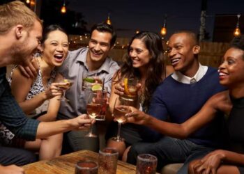 Обожаваат да бидат забележани – овие хороскопски знаци сакаат да бидат во центарот на вниманието!