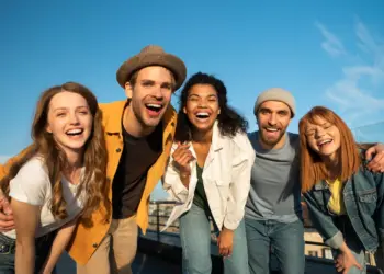 Многу се друштвени! Овие 3 хороскопски знаци не поднесуваат да бидат сами