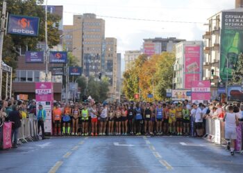 Скопје се разбуди со ритамот на тркачите: 18тото издание на Виз Ер Скопски маратон со нови рекорди и уникатни транспаренти