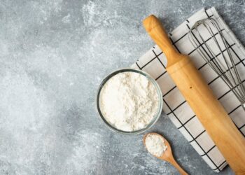 Колку грама брашно има во една чаша?