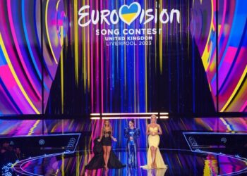 Започна второто полуфинале на Евровизија 2023: Водителките во смели изданија го отворија шоуто