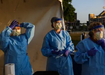 Кој е одговорен за пандемијата на коронавирус? „Се обидоа да го прикријат, војската е вмешана во се“