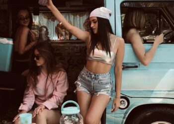 Нова летна сензација на Лара Иванова: „Нека гори“ е нов летен хит