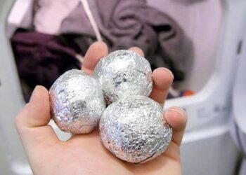 Со помош на овој трик облеката во машината за перење помалку ќе се гужва