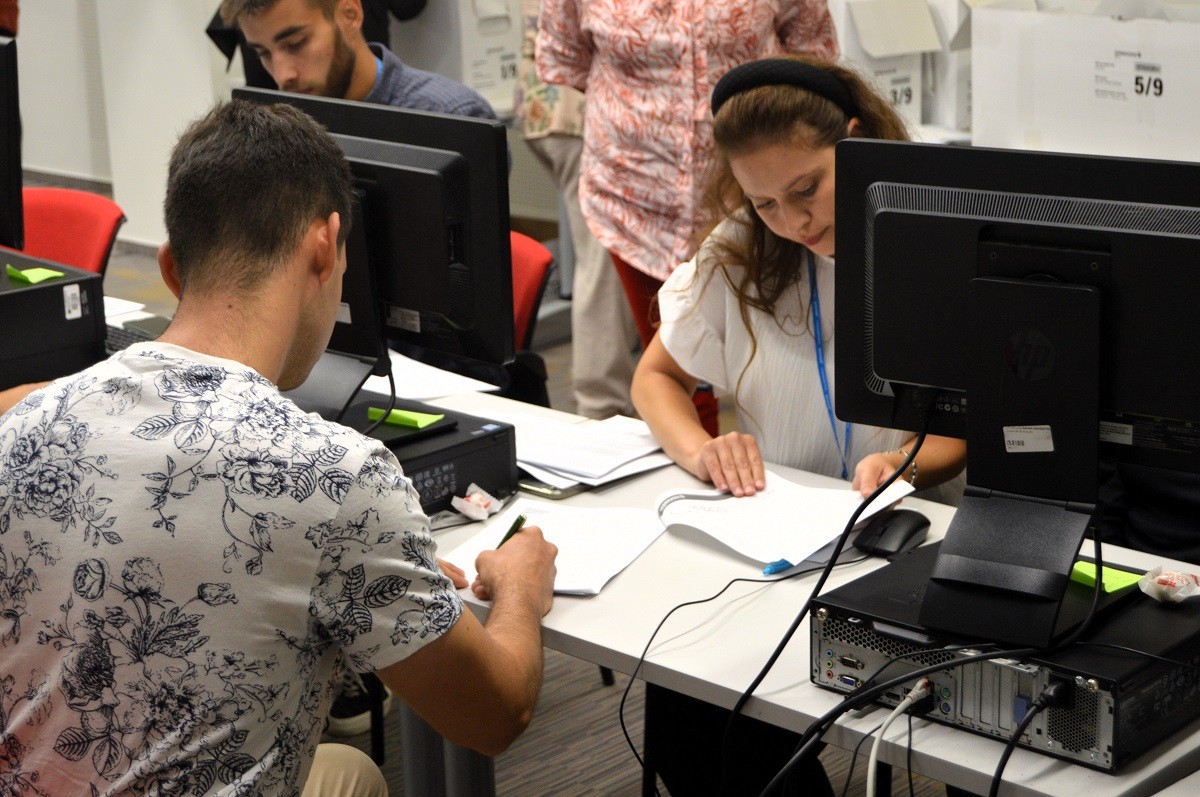 1 SHparkase Banka AD Skopje zapochna so delene na kartichkite za subventsioniran studentski obrok