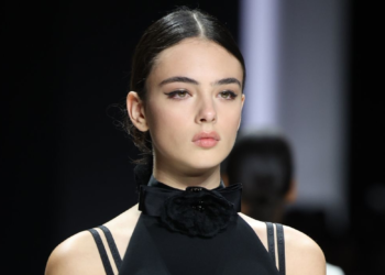 Ги хипнотизираше сите присутни со својата убавина: Ќерката на Моника Белучи е главна ѕвезда на Миланската модна недела