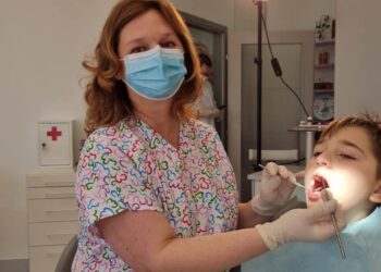 Се што треба да знаете за да имате здрави заби: Како да се отстрани кариесот на безболен начин? Какви четки да користите!