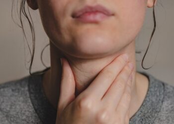 Ослободете се од болките во грлото на природен начин – еве како