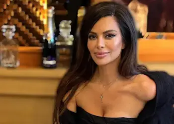 Николина Пишек се пофали дека влегла во фармерки од пред 20 години но не успеала да сокрие еден детаљ