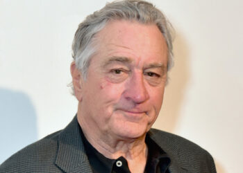 Роберт де Ниро на суд: Првиот ден сведочеше против својата поранешна помошничка! Еве со какви обвиненија се соочи