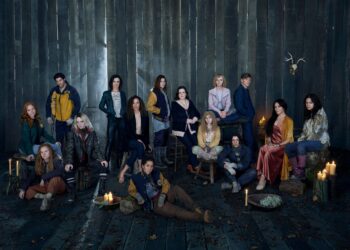 Втората сезона на хит трилер серијата „Yellowjackets“ достапна на SkyShowtime од денеска