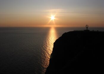 Како изгледа полноќ на Антарктикот: Феномен кој ретко се гледа