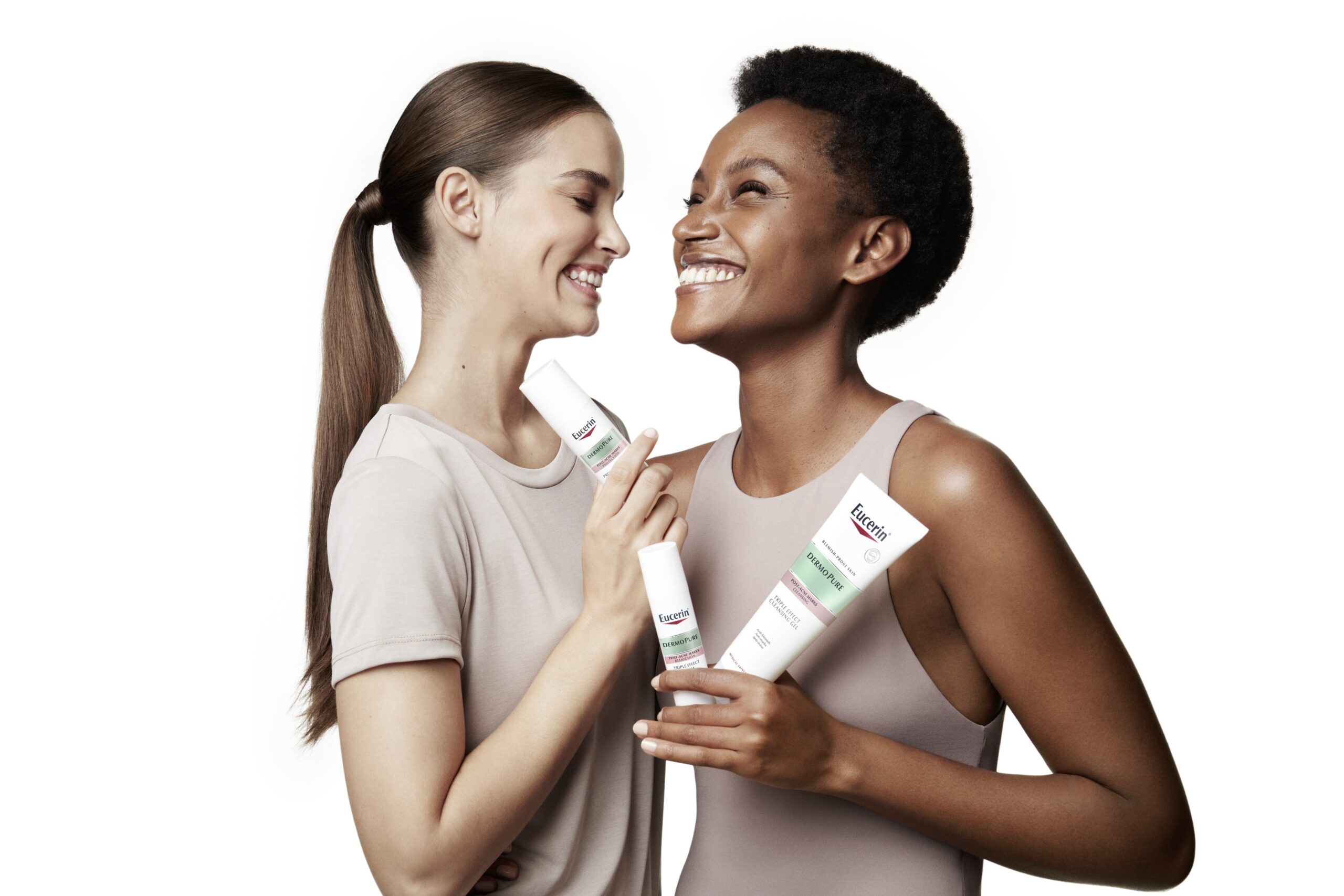 001547 GL cl EUC DermoPure Thiamidol subrange Triple Effect Cleansing Gel SerumProtective Fluid 202210 PR 4 Print scaled