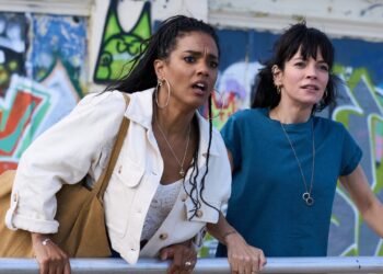 Направете ги празниците позабавни со новите серии на SkyShowtime