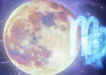 Полна Месечина во Девица