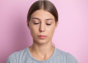 Затворени очи