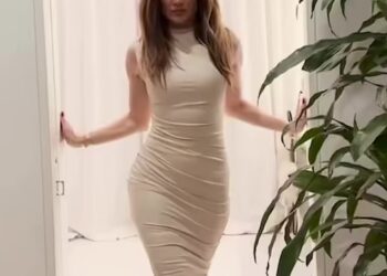 Jennifer Lopez - Mom’s Night Out