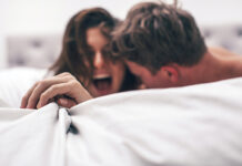 Оваа поза во сексот е убедливо најомилената – ја сакаат и млади и стари! гласни за време на секс