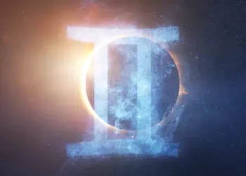 Младата месечина во Близнаци