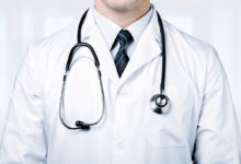 доктори со бел мантил