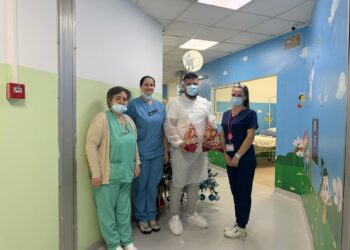 ХУМАН ГЕСТ КОЈ ЌЕ ВИ ГИ СТОПИ СРЦАТА: Сенад Рамовиќ досега подели преку 5000 пакетчиња!