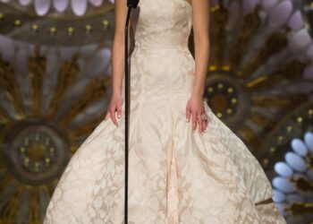 Два најскапи фустани во историјата на доделувањето на Оскарите! Еве кои актерки ги носеа, а цените ќе ве остават без здив (ФОТО)