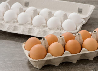 Дали постои разлика помеѓу кафените и белите јајца? Еве кои се поздрави и повкусни Дали постои разлика помеѓу кафените и белите јајца