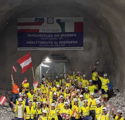Историски момент во Европа: Австрија и Италија поврзани со најдолгиот железнички тунел под Алпите Австрија и Италија поврзани со најдолгиот железнички тунел под Алпите