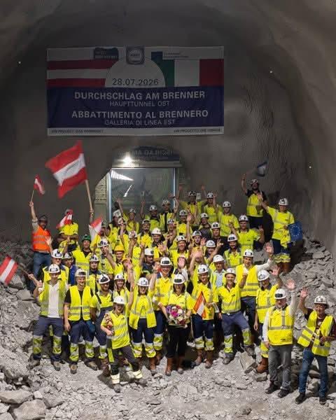 Австрија и Италија поврзани со најдолгиот железнички тунел под Алпите